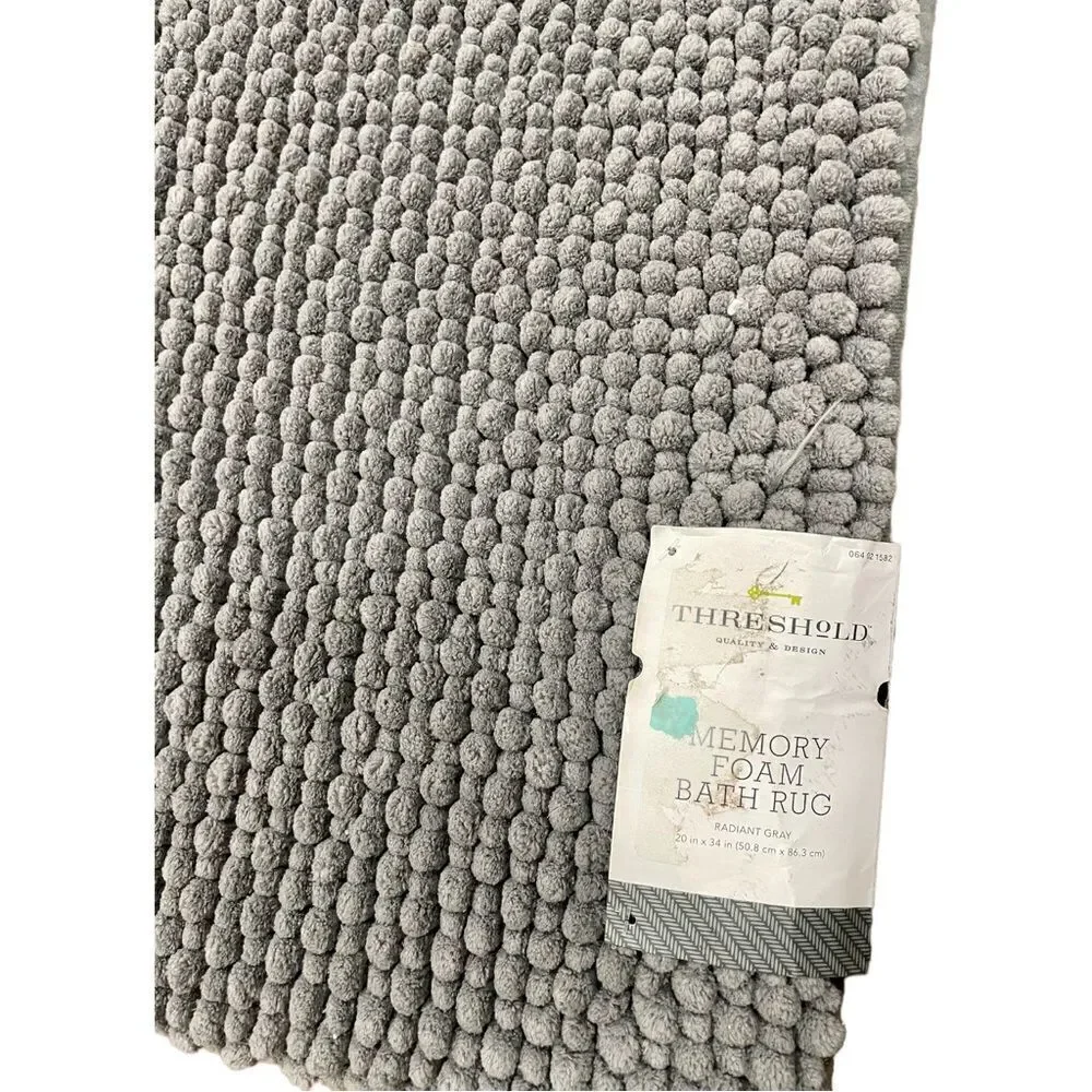 Threshold Low Chenille Memory Foam Bath Rug. Radiant Gray. 20”x34”